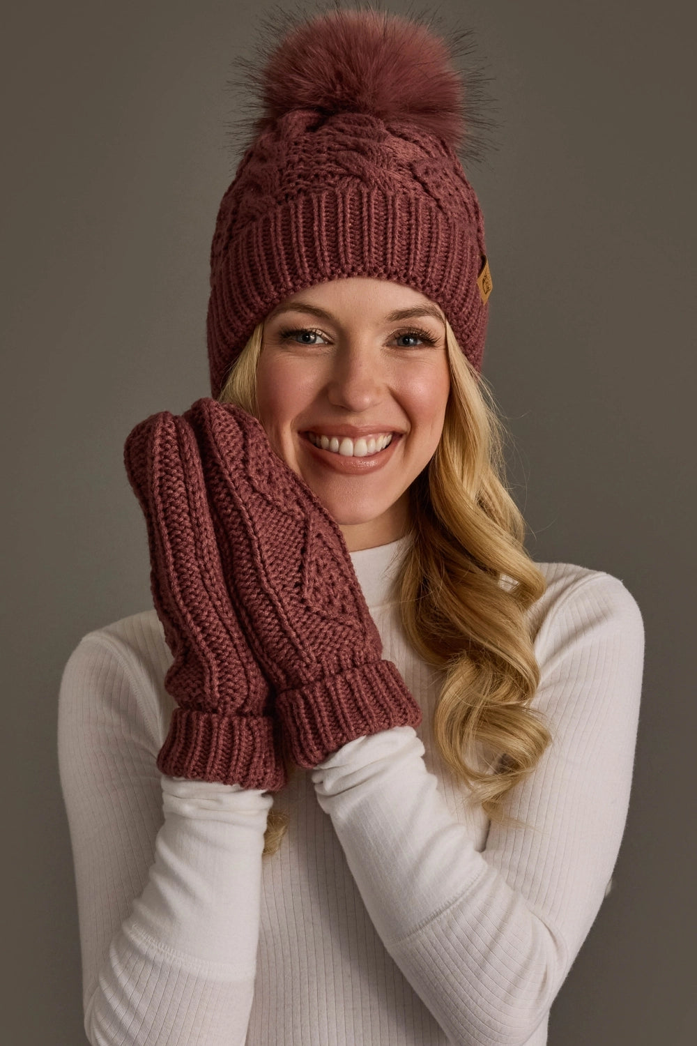 Dk Pink Cable Knit Mittens