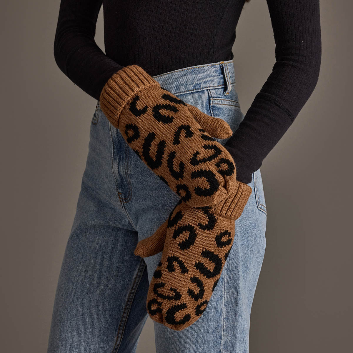 Leopard Cable Knit Mittens