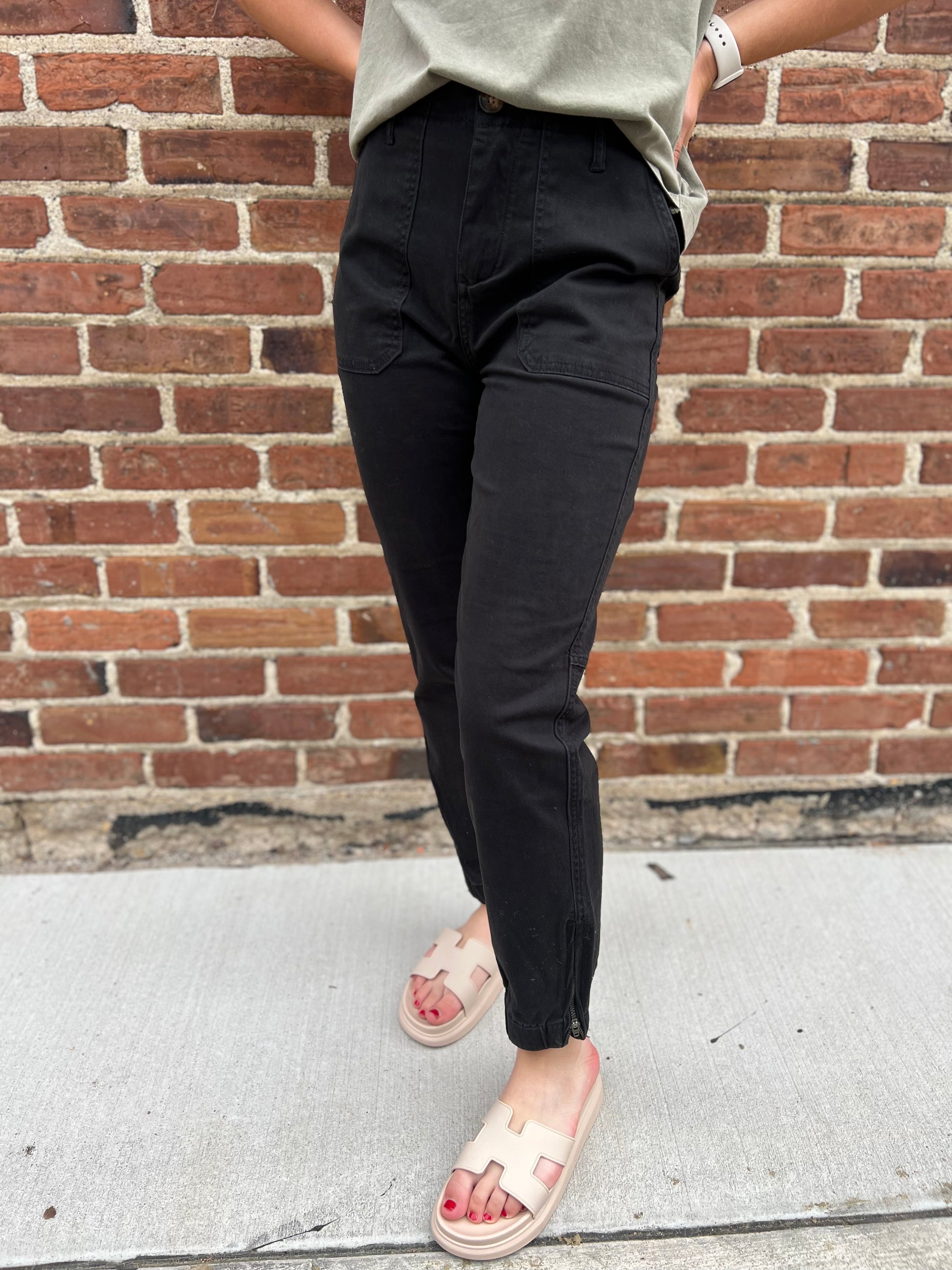 Joggers black pockets boutique comfortable stretchy thread &  supply zipper detail 